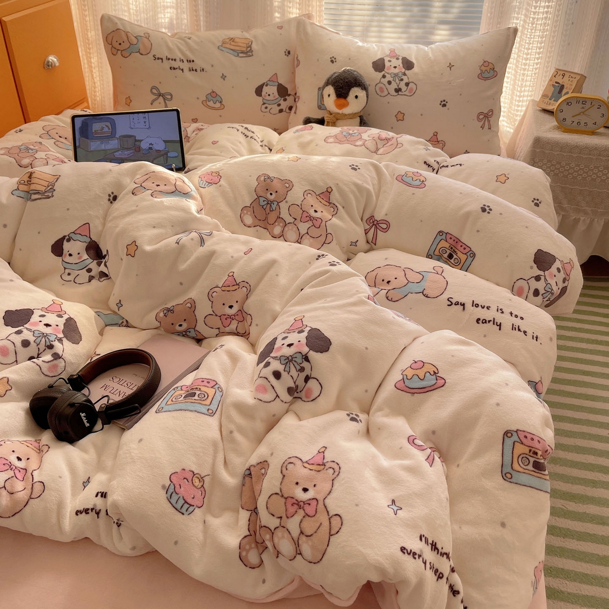 六巷胡同 2025新款INS卡通A类200克牛奶绒基础款四件套（第一系） 基础款-磁带熊仔米