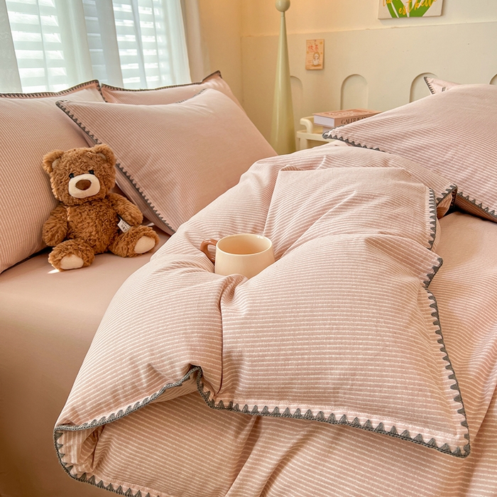 91家纺网 家纺一手货源 找家纺 莱茵家居 2025新款全棉磨毛贝壳边四件套 旋栖-柔雾粉