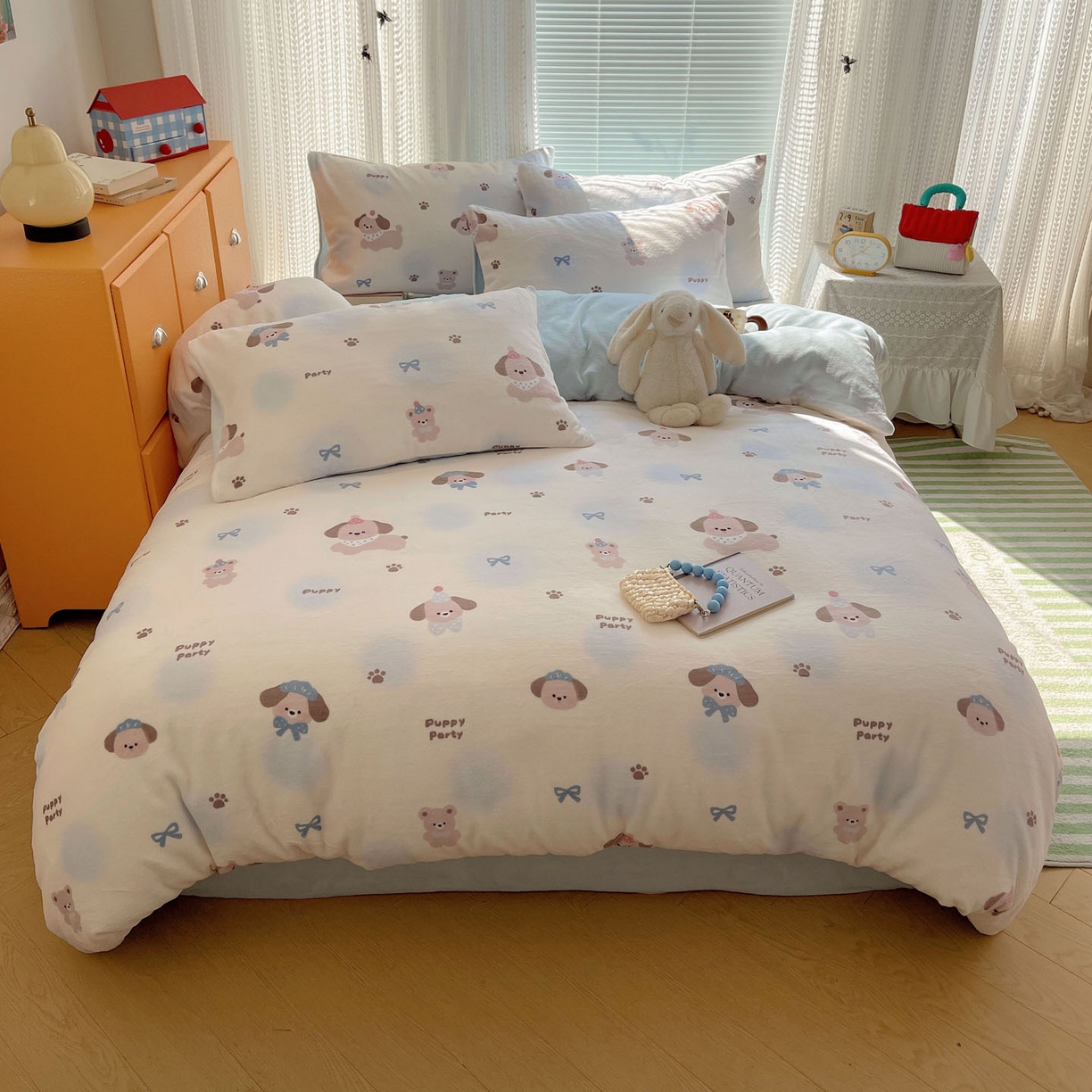 91家纺网 家纺一手货源 找家纺 六巷胡同 2025新款INS卡通A类200克牛奶绒基础款四件套（第一系） 基础款-蓝波点奶狗