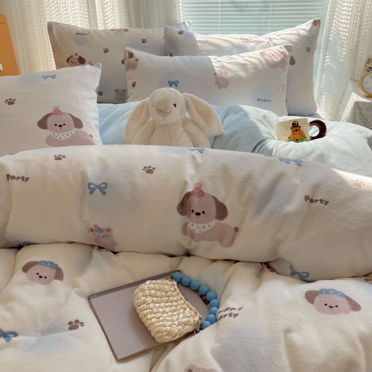 91家纺网 家纺一手货源 找家纺 六巷胡同 2025新款INS卡通A类200克牛奶绒基础款四件套（第一系） 基础款-蓝波点奶狗