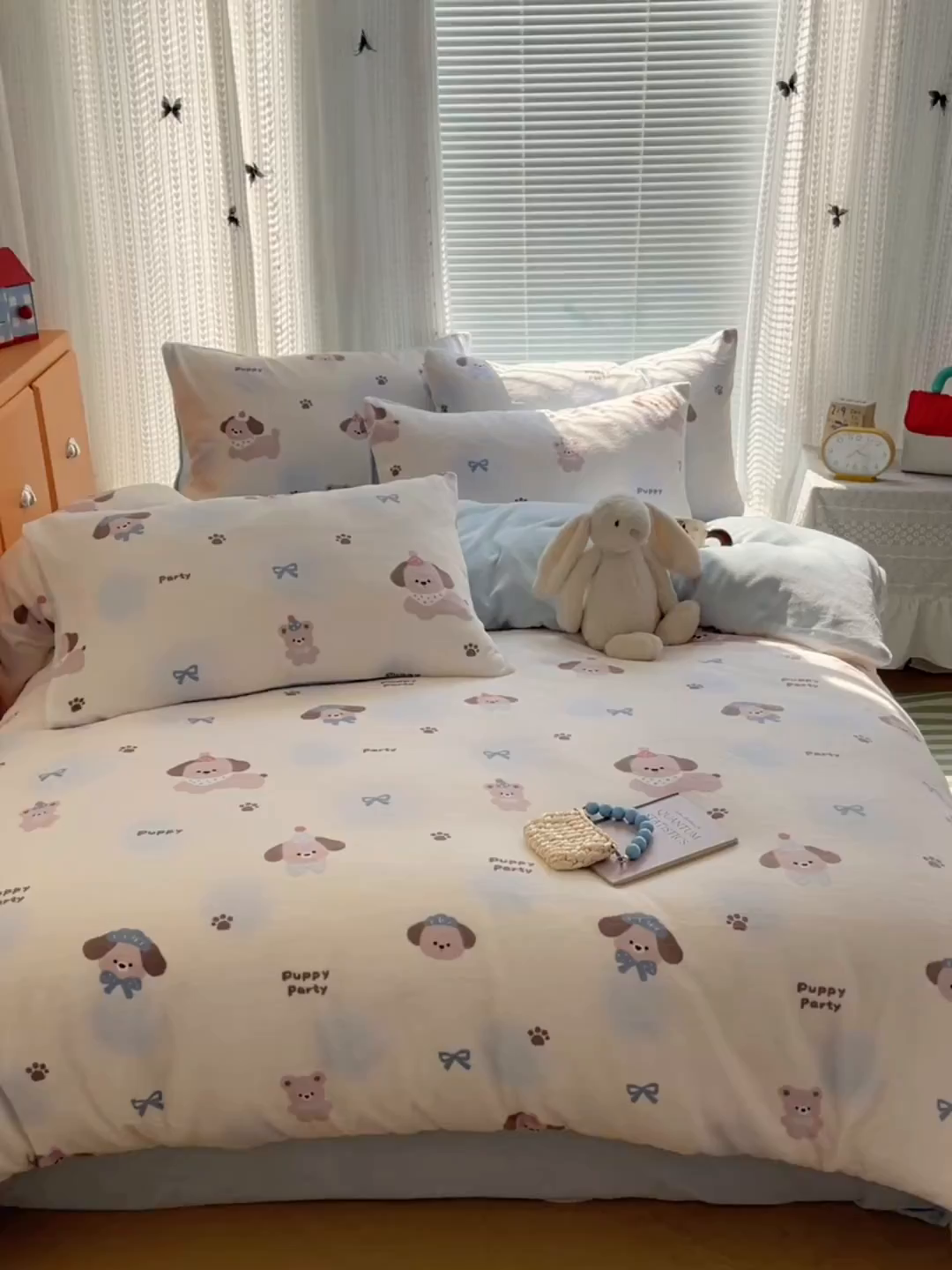 91家纺网 家纺一手货源 找家纺 六巷胡同 2025新款INS卡通A类200克牛奶绒基础款四件套（第一系） 基础款-蓝波点奶狗