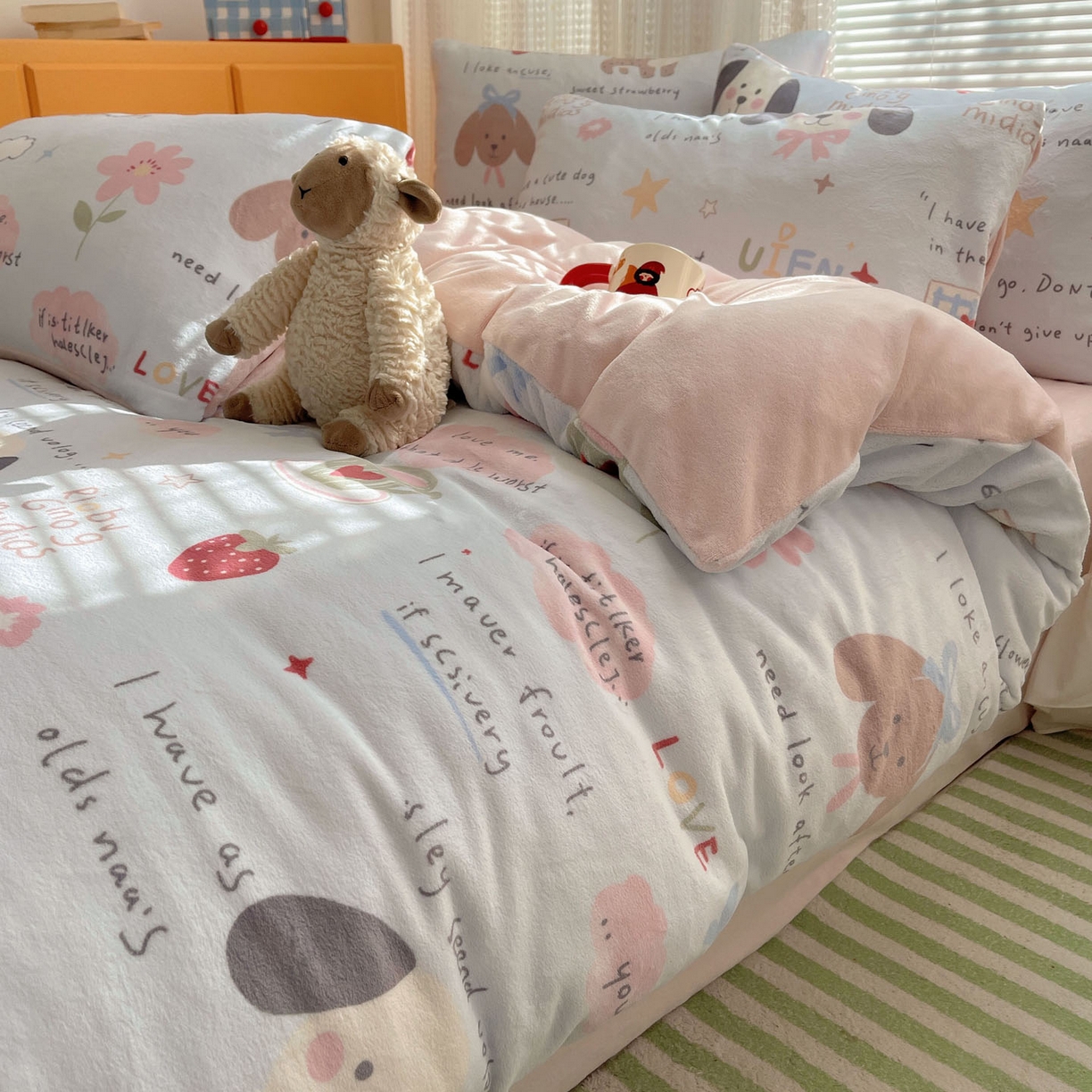 91家纺网 家纺一手货源 找家纺 六巷胡同 2025新款INS卡通A类200克牛奶绒基础款四件套（第一系） 基础款-猫狗小课堂