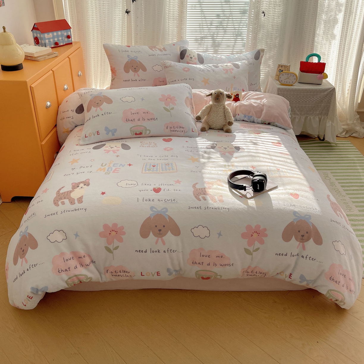 91家纺网 家纺一手货源 找家纺 六巷胡同 2025新款INS卡通A类200克牛奶绒基础款四件套（第一系） 基础款-猫狗小课堂