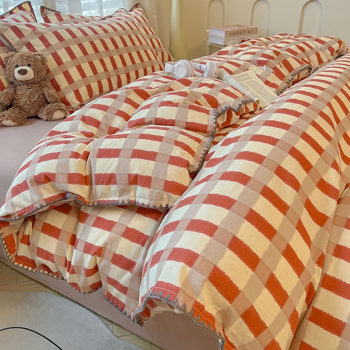 91家纺网 家纺一手货源 找家纺 莱茵家居 2025新款全棉磨毛贝壳边四件套 云格-红米焦糖