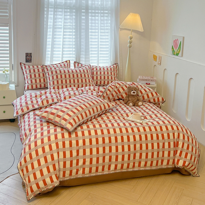 91家纺网 家纺一手货源 找家纺 莱茵家居 2025新款全棉磨毛贝壳边四件套 云格-红米焦糖