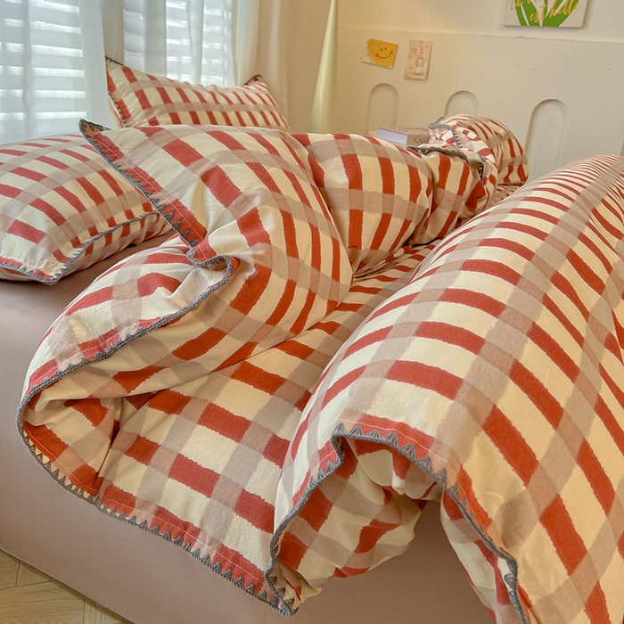 91家纺网 家纺一手货源 找家纺 莱茵家居 2025新款全棉磨毛贝壳边四件套 云格-红米焦糖