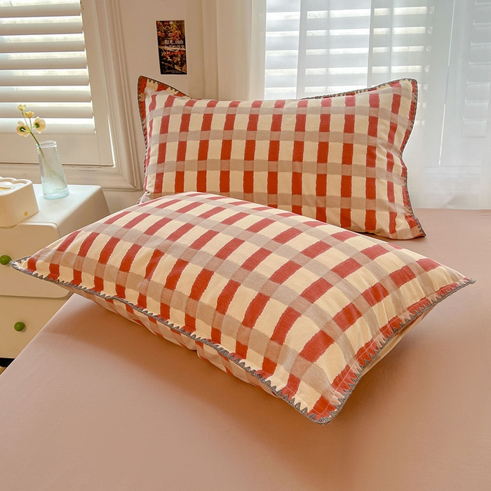 91家纺网 家纺一手货源 找家纺 莱茵家居 2025新款全棉磨毛贝壳边四件套 云格-红米焦糖