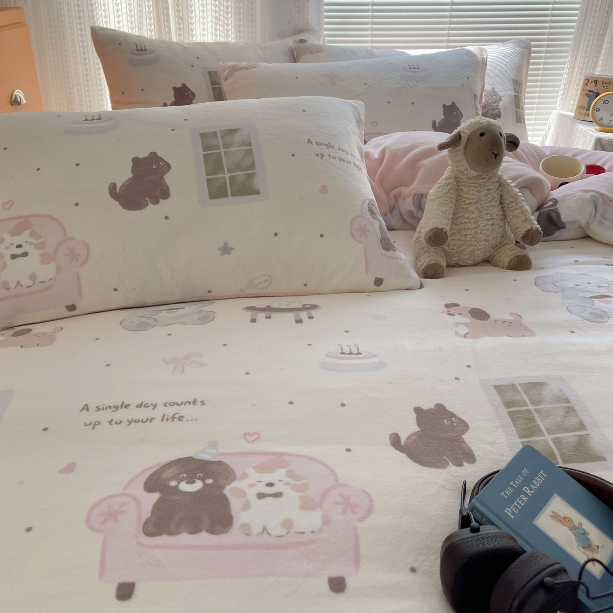 91家纺网 家纺一手货源 找家纺 六巷胡同 2025新款INS卡通A类200克牛奶绒基础款四件套（第一系） 基础款-萌象周末趴