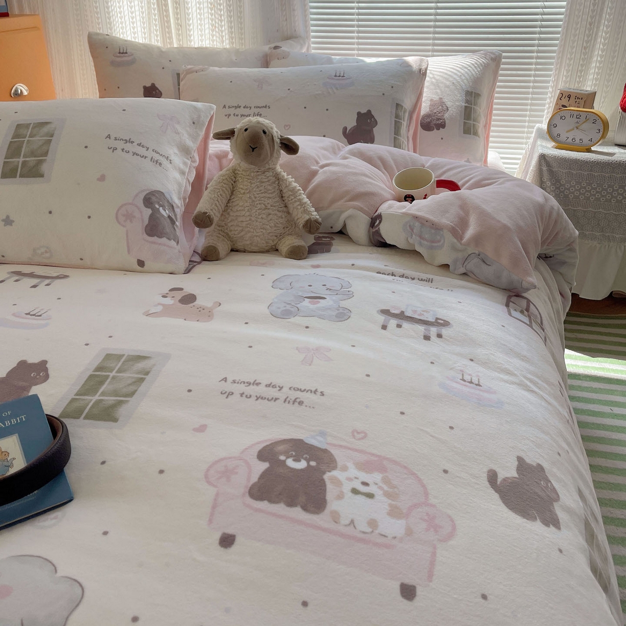 91家纺网 家纺一手货源 找家纺 六巷胡同 2025新款INS卡通A类200克牛奶绒基础款四件套（第一系） 基础款-萌象周末趴