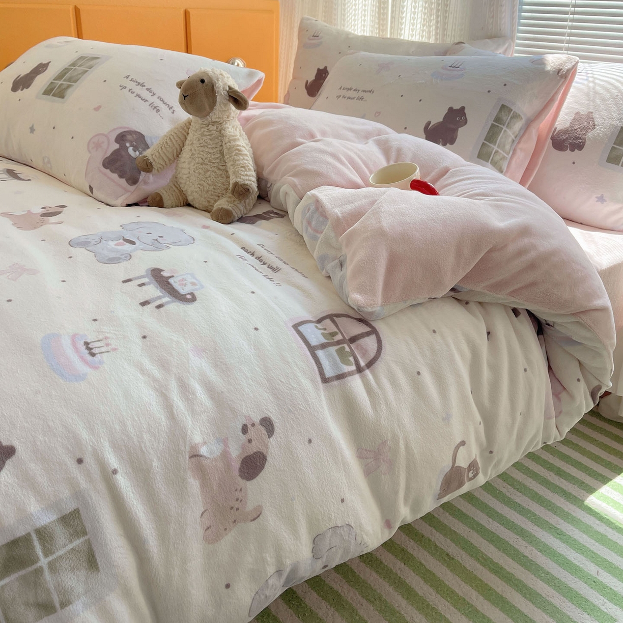 91家纺网 家纺一手货源 找家纺 六巷胡同 2025新款INS卡通A类200克牛奶绒基础款四件套（第一系） 基础款-萌象周末趴