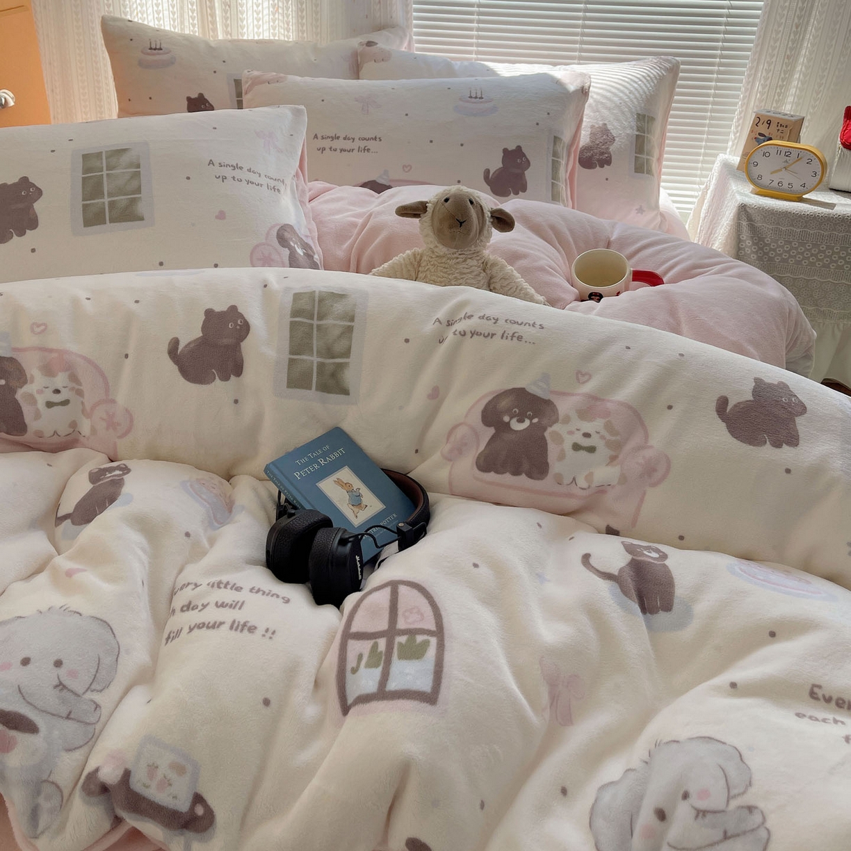 91家纺网 家纺一手货源 找家纺 六巷胡同 2025新款INS卡通A类200克牛奶绒基础款四件套（第一系） 基础款-萌象周末趴