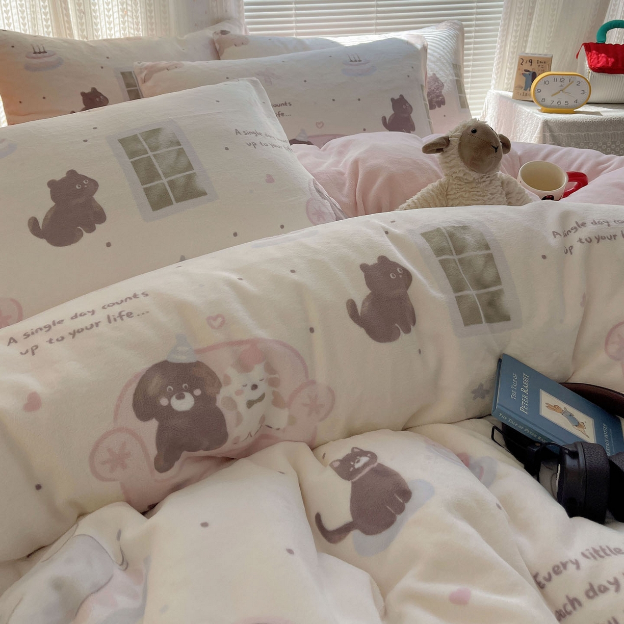 91家纺网 家纺一手货源 找家纺 六巷胡同 2025新款INS卡通A类200克牛奶绒基础款四件套（第一系） 基础款-萌象周末趴