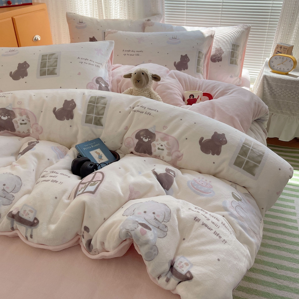 91家纺网 家纺一手货源 找家纺 六巷胡同 2025新款INS卡通A类200克牛奶绒基础款四件套（第一系） 基础款-萌象周末趴