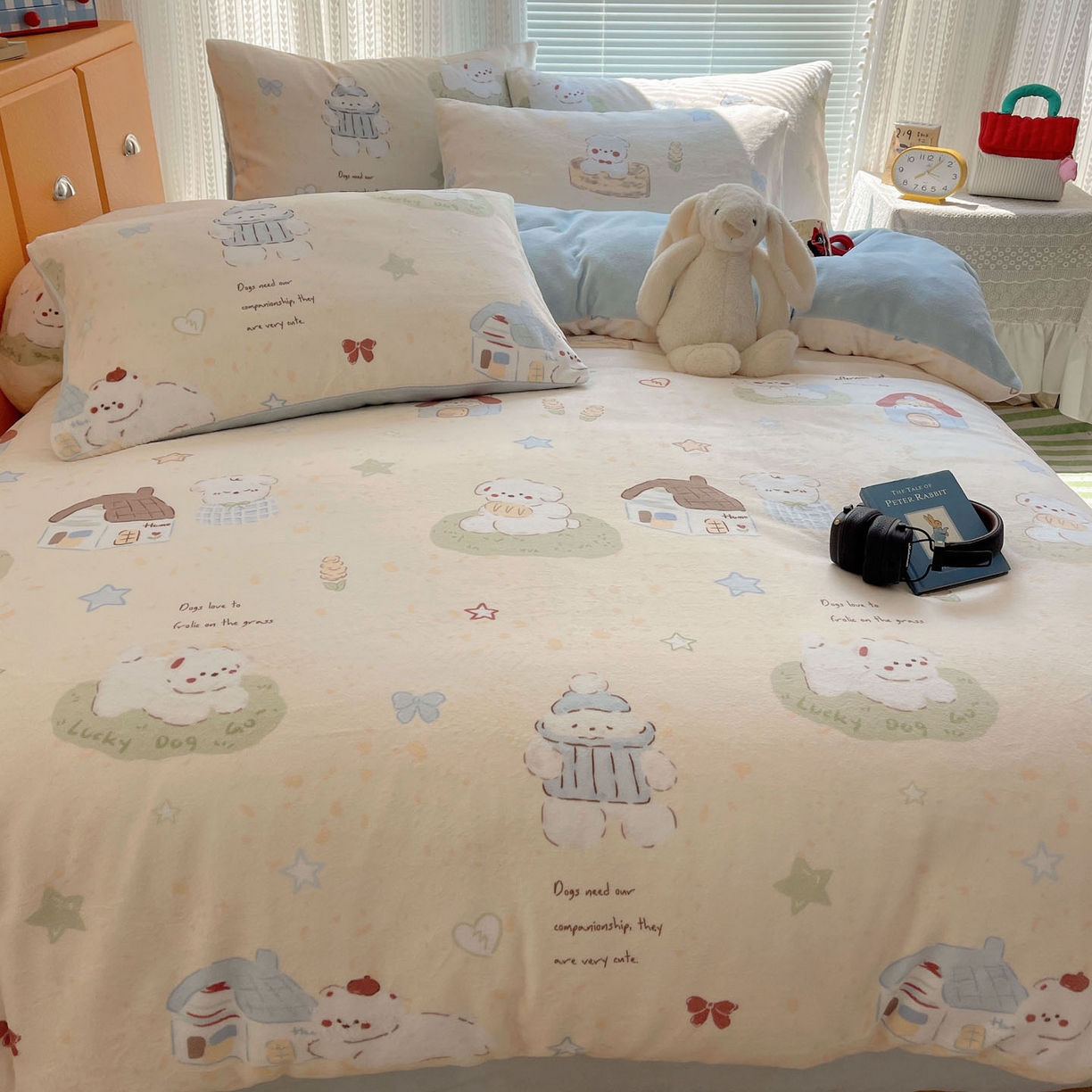 91家纺网 家纺一手货源 找家纺 六巷胡同 2025新款INS卡通A类200克牛奶绒基础款四件套（第一系） 基础款-奶萌修狗集