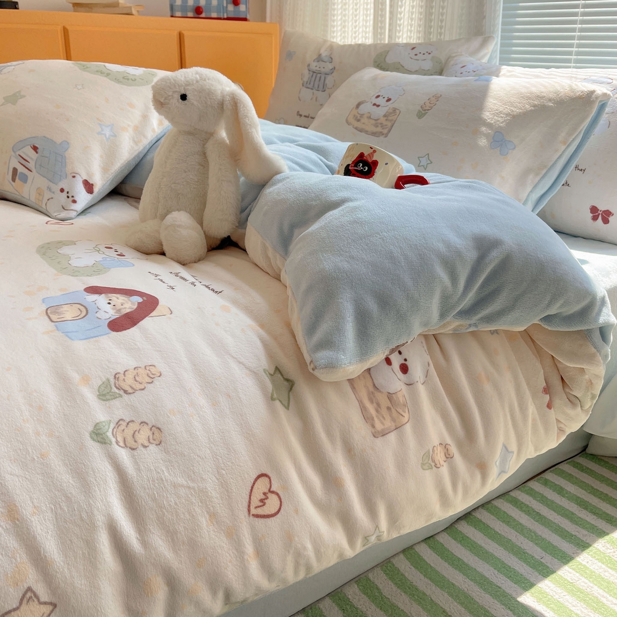 91家纺网 家纺一手货源 找家纺 六巷胡同 2025新款INS卡通A类200克牛奶绒基础款四件套（第一系） 基础款-奶萌修狗集