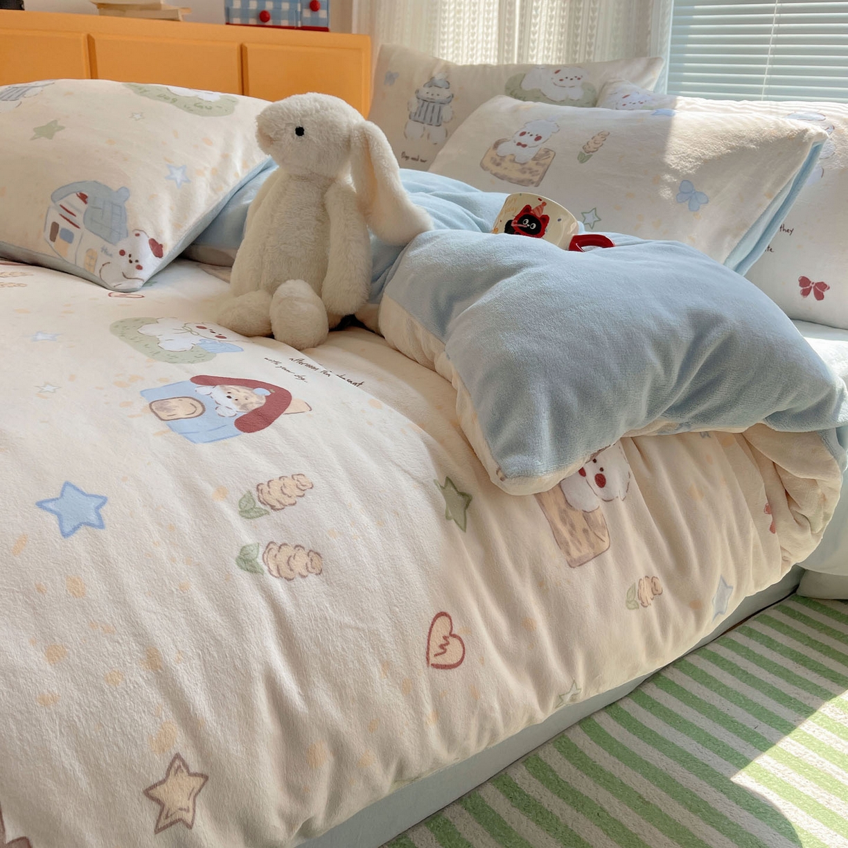 91家纺网 家纺一手货源 找家纺 六巷胡同 2025新款INS卡通A类200克牛奶绒基础款四件套（第一系） 基础款-奶萌修狗集