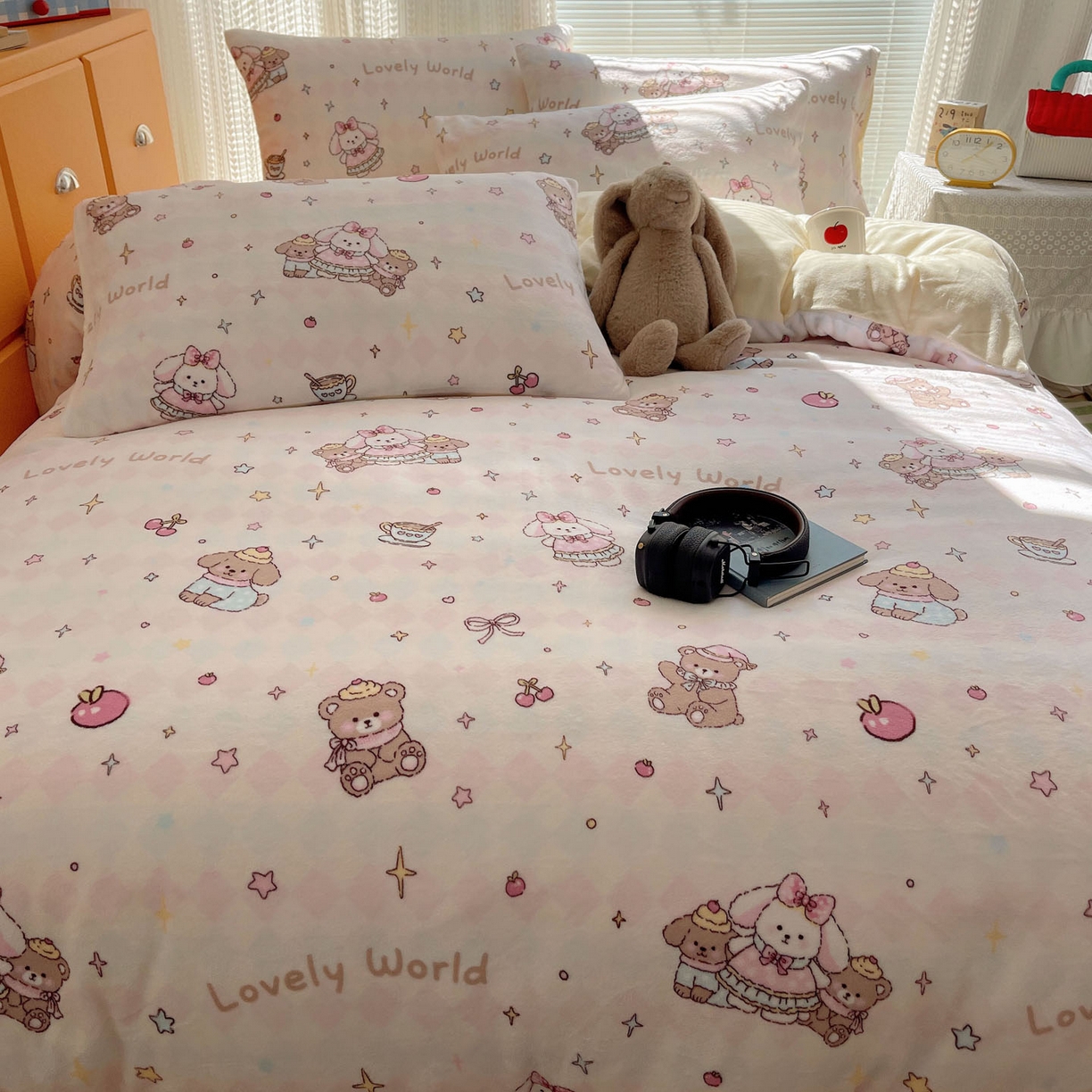 91家纺网 家纺一手货源 找家纺 六巷胡同 2025新款INS卡通A类200克牛奶绒基础款四件套（第一系） 基础款-星星宠物集