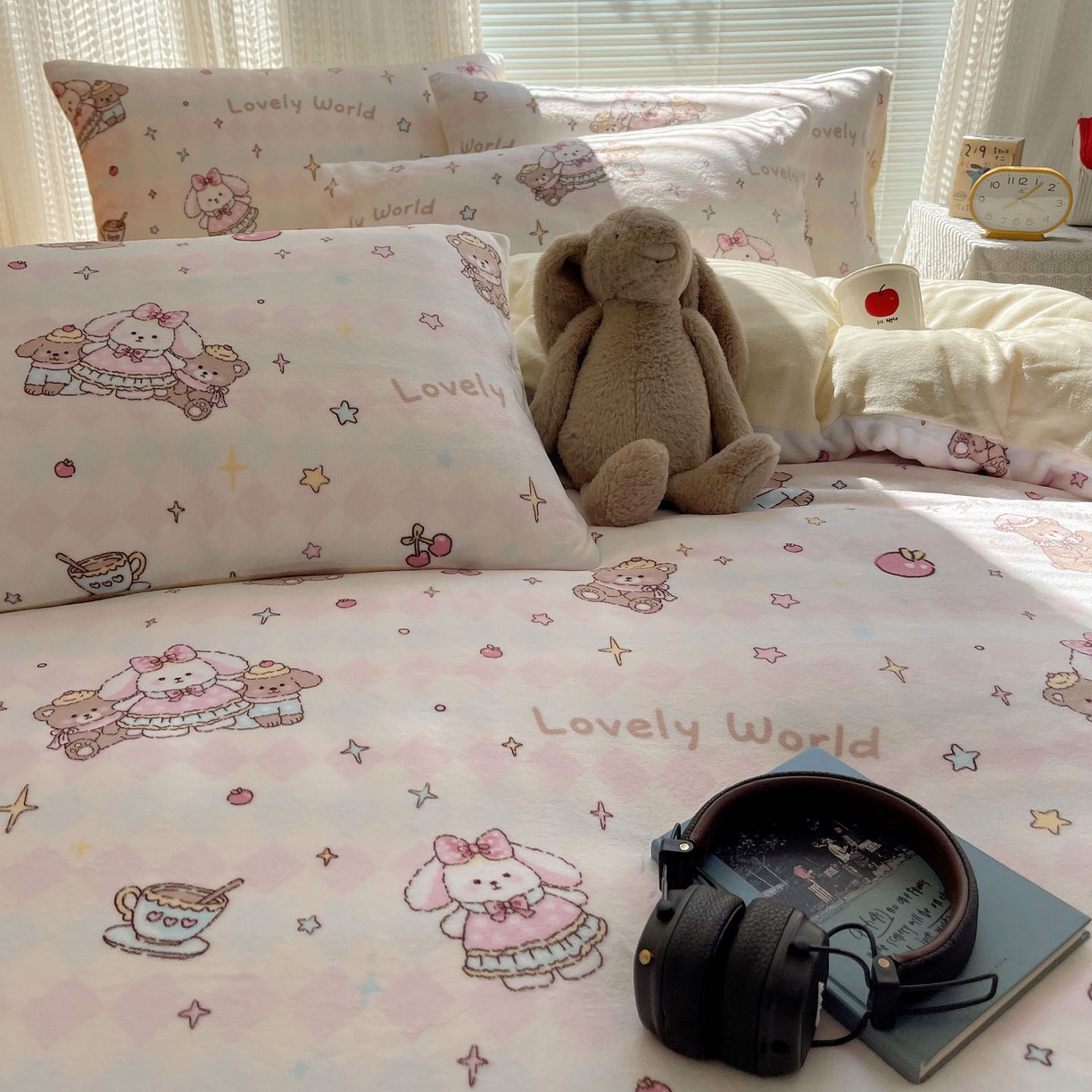 91家纺网 家纺一手货源 找家纺 六巷胡同 2025新款INS卡通A类200克牛奶绒基础款四件套（第一系） 基础款-星星宠物集