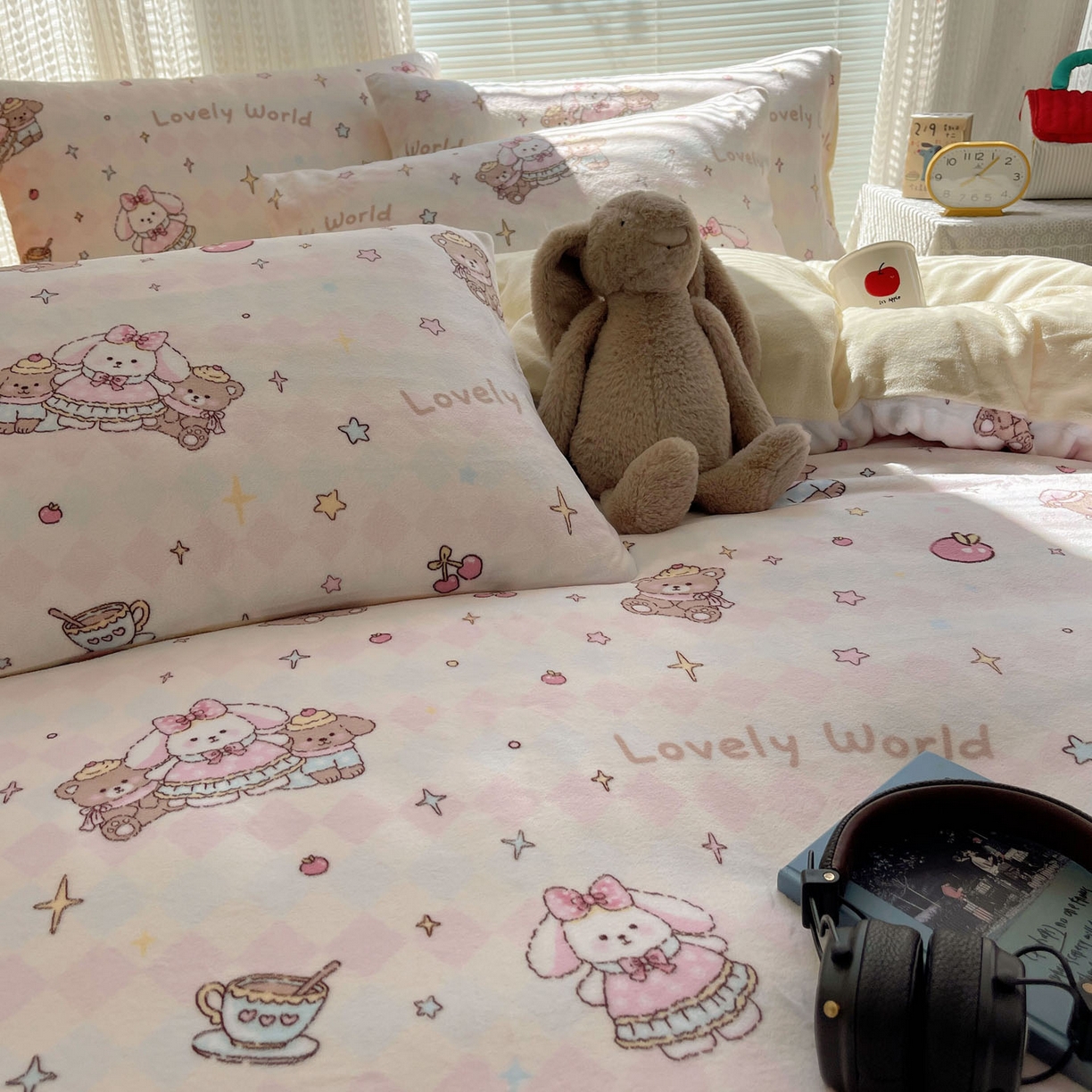 91家纺网 家纺一手货源 找家纺 六巷胡同 2025新款INS卡通A类200克牛奶绒基础款四件套（第一系） 基础款-星星宠物集