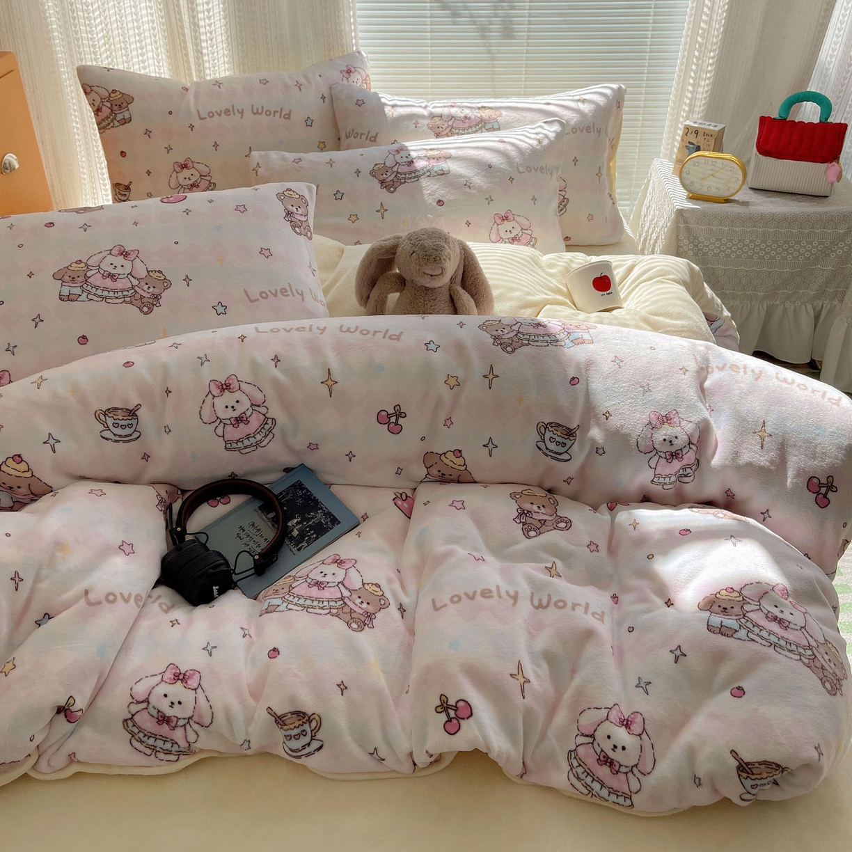 91家纺网 家纺一手货源 找家纺 六巷胡同 2025新款INS卡通A类200克牛奶绒基础款四件套（第一系） 基础款-星星宠物集