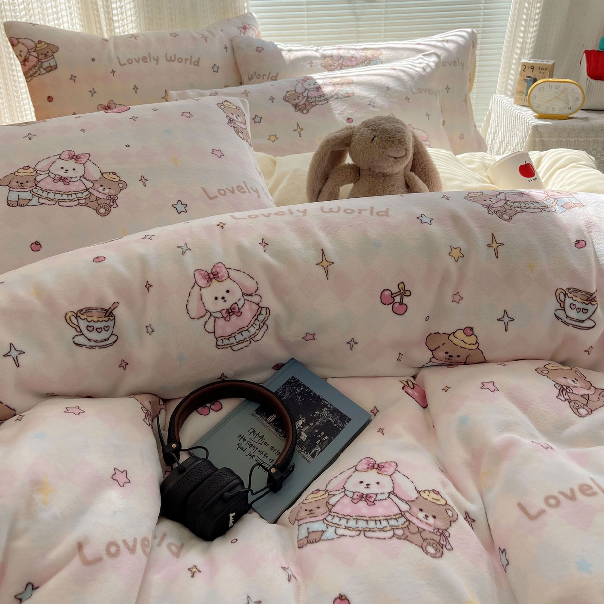 91家纺网 家纺一手货源 找家纺 六巷胡同 2025新款INS卡通A类200克牛奶绒基础款四件套（第一系） 基础款-星星宠物集