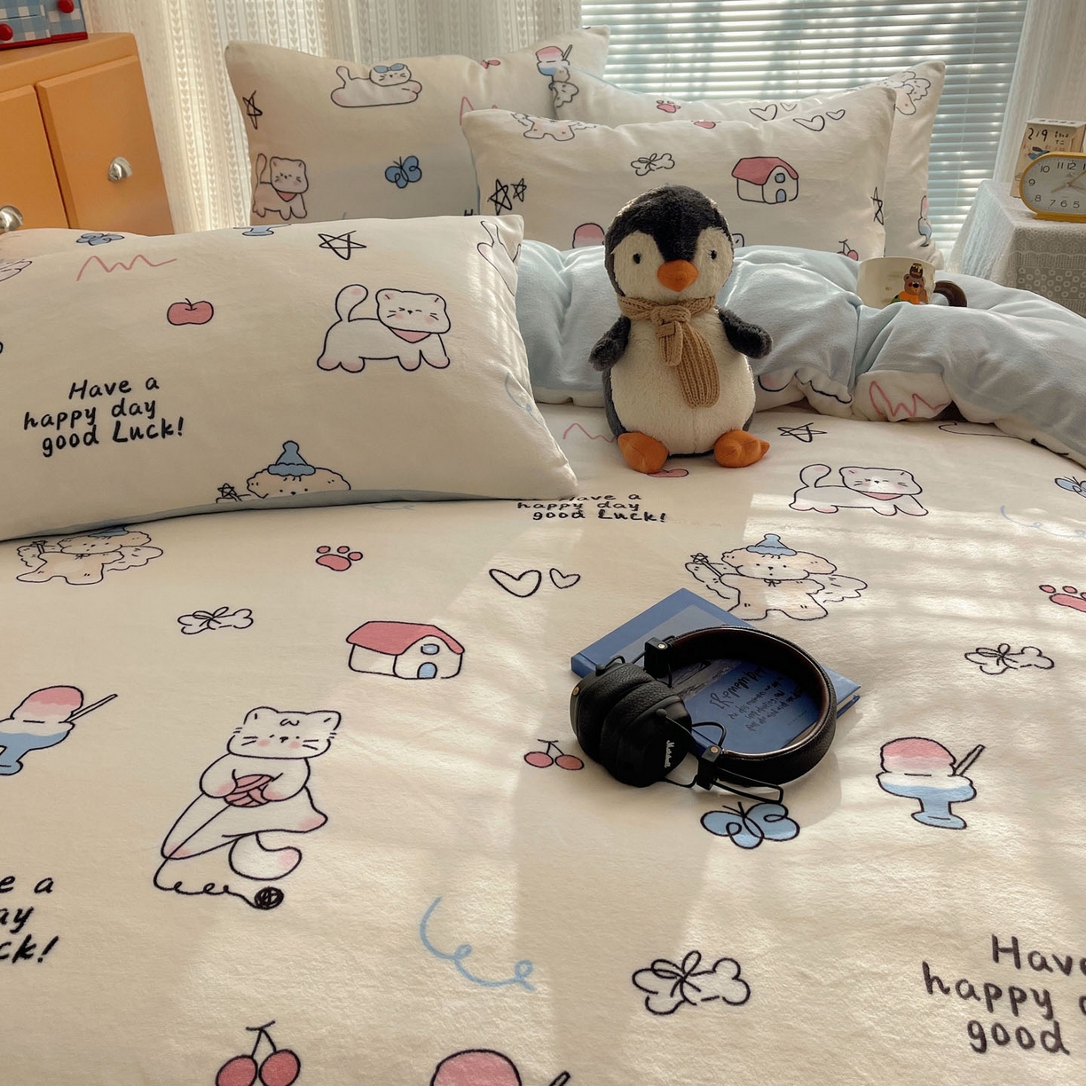 91家纺网 家纺一手货源 找家纺 六巷胡同 2025新款INS卡通A类200克牛奶绒基础款四件套（第一系） 基础款-羞羞蝴蝶喵