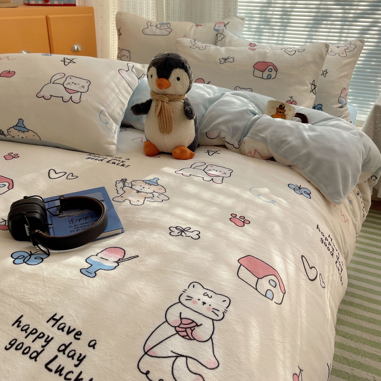 91家纺网 家纺一手货源 找家纺 六巷胡同 2025新款INS卡通A类200克牛奶绒基础款四件套（第一系） 基础款-羞羞蝴蝶喵