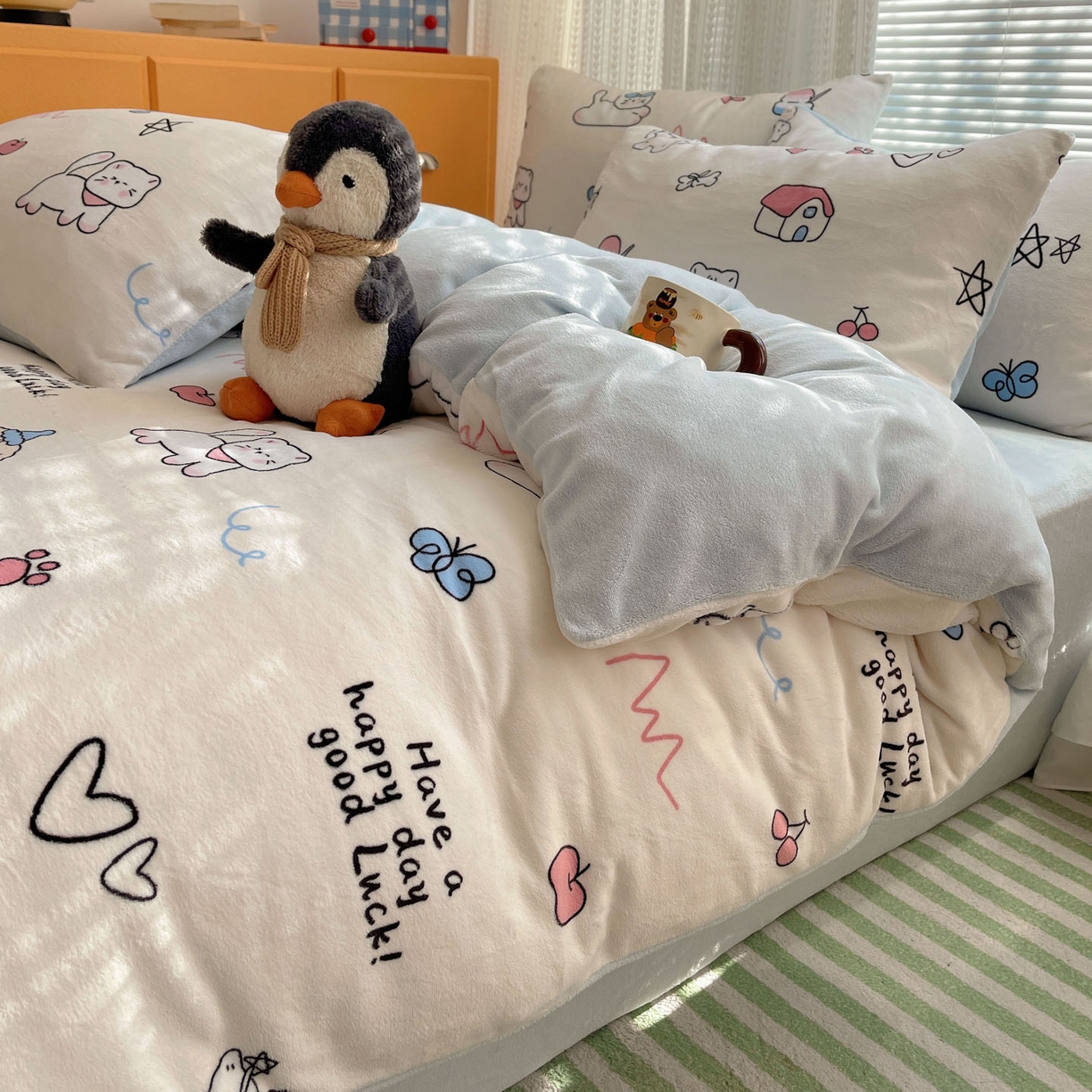 91家纺网 家纺一手货源 找家纺 六巷胡同 2025新款INS卡通A类200克牛奶绒基础款四件套（第一系） 基础款-羞羞蝴蝶喵