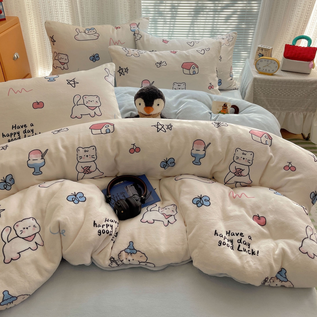 91家纺网 家纺一手货源 找家纺 六巷胡同 2025新款INS卡通A类200克牛奶绒基础款四件套（第一系） 基础款-羞羞蝴蝶喵