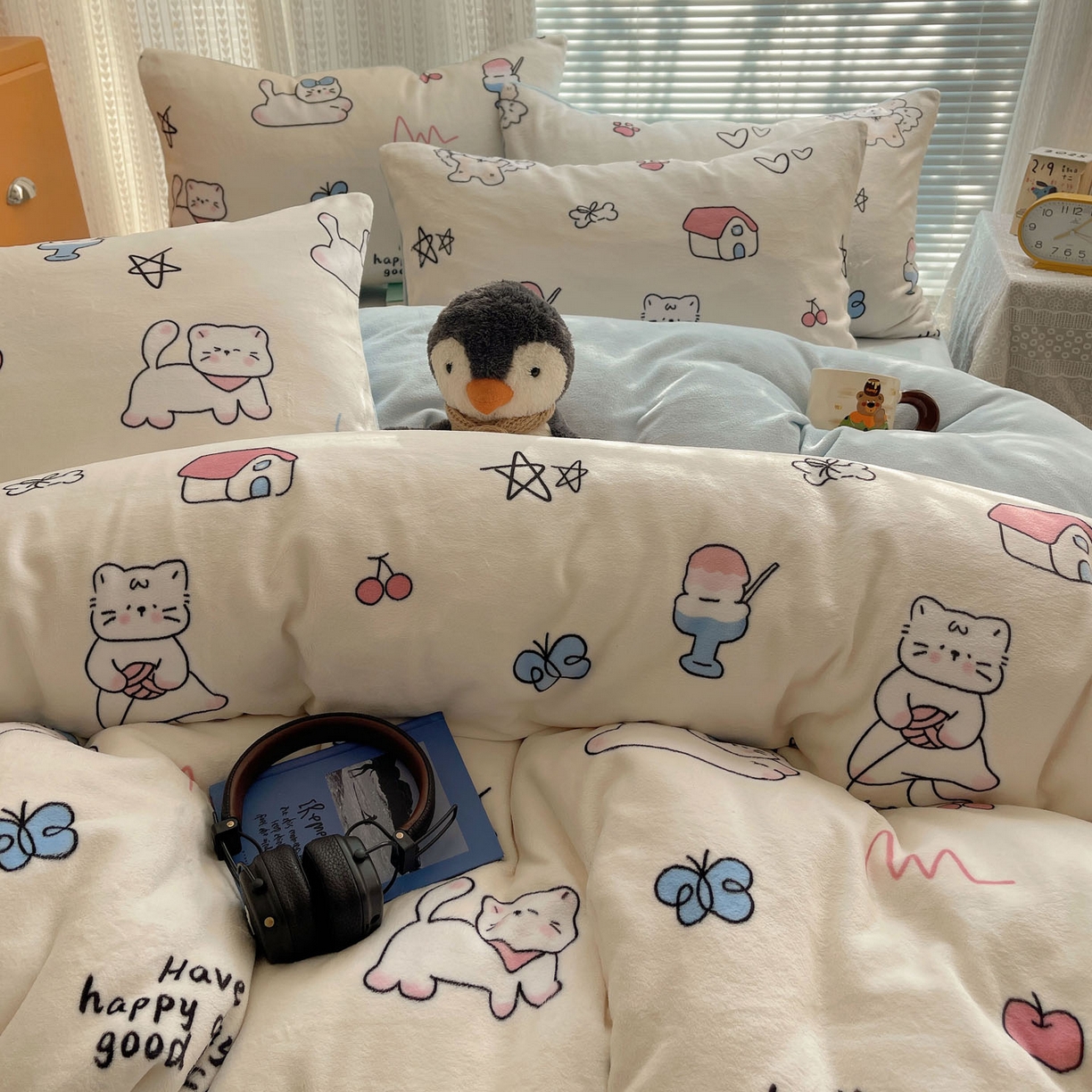 91家纺网 家纺一手货源 找家纺 六巷胡同 2025新款INS卡通A类200克牛奶绒基础款四件套（第一系） 基础款-羞羞蝴蝶喵