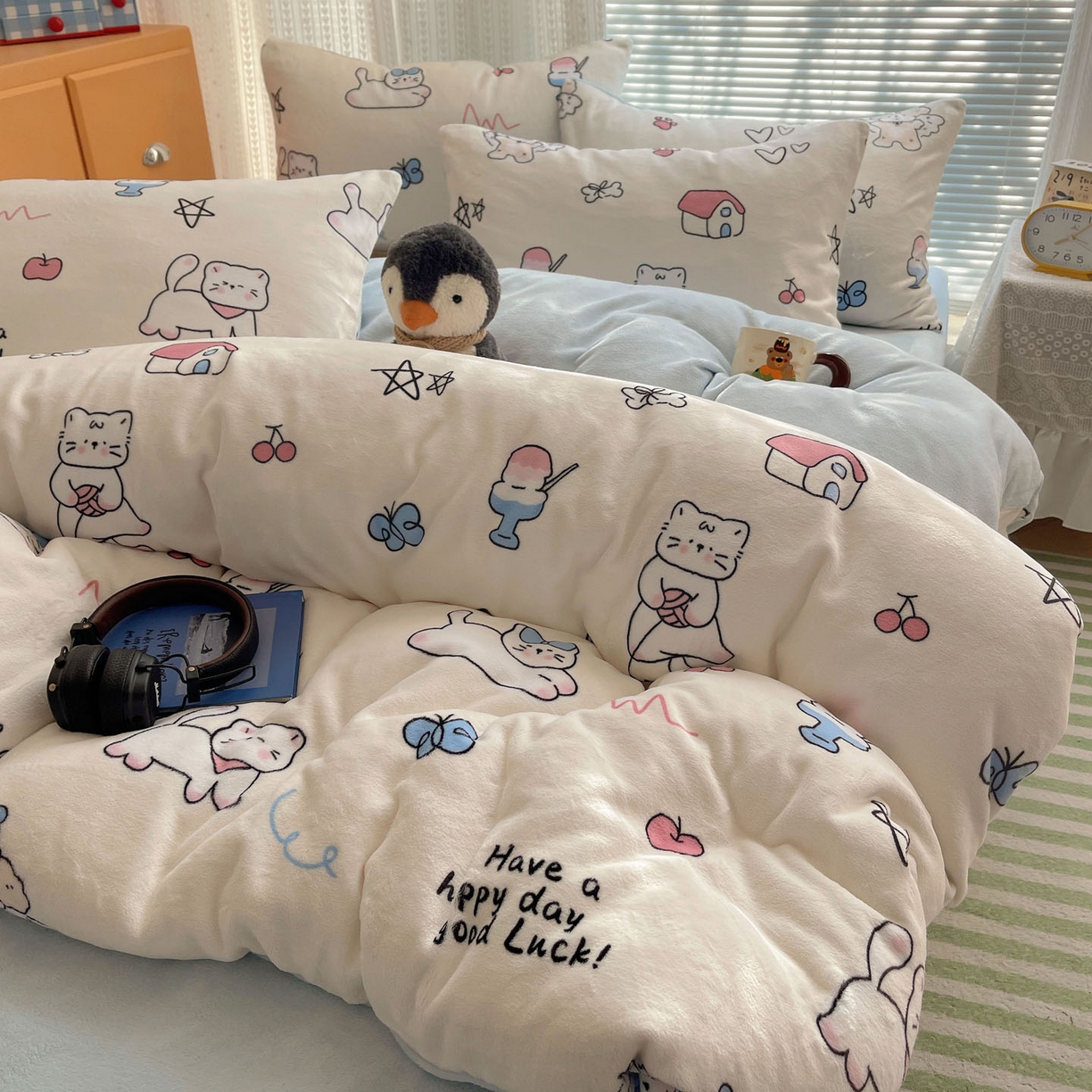 91家纺网 家纺一手货源 找家纺 六巷胡同 2025新款INS卡通A类200克牛奶绒基础款四件套（第一系） 基础款-羞羞蝴蝶喵