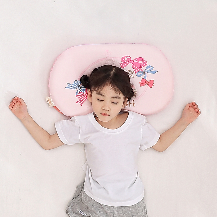 91家纺网 家纺一手货源 找家纺 八零年代  2025新款三丽鸥正版授权儿童分区护颈枕健康睡眠记忆棉枕头枕套可拆洗 美美KT