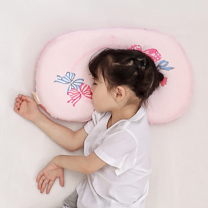 91家纺网 家纺一手货源 找家纺 八零年代  2025新款三丽鸥正版授权儿童分区护颈枕健康睡眠记忆棉枕头枕套可拆洗 美美KT