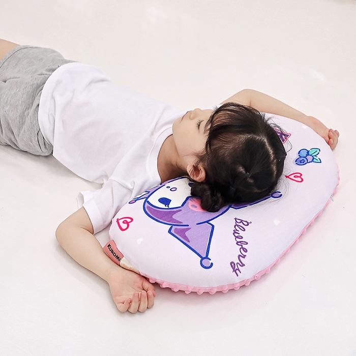 91家纺网 家纺一手货源 找家纺 八零年代  2025新款三丽鸥正版授权儿童分区护颈枕健康睡眠记忆棉枕头枕套可拆洗 甜甜库洛米