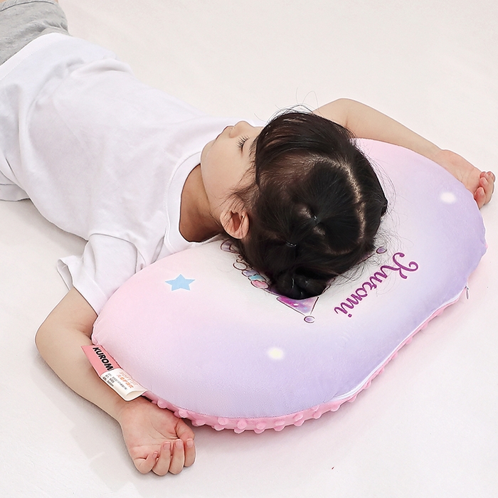 91家纺网 家纺一手货源 找家纺 八零年代  2025新款三丽鸥正版授权儿童分区护颈枕健康睡眠记忆棉枕头枕套可拆洗 炫彩库洛米