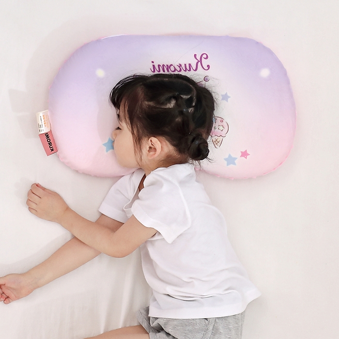 91家纺网 家纺一手货源 找家纺 八零年代  2025新款三丽鸥正版授权儿童分区护颈枕健康睡眠记忆棉枕头枕套可拆洗 炫彩库洛米