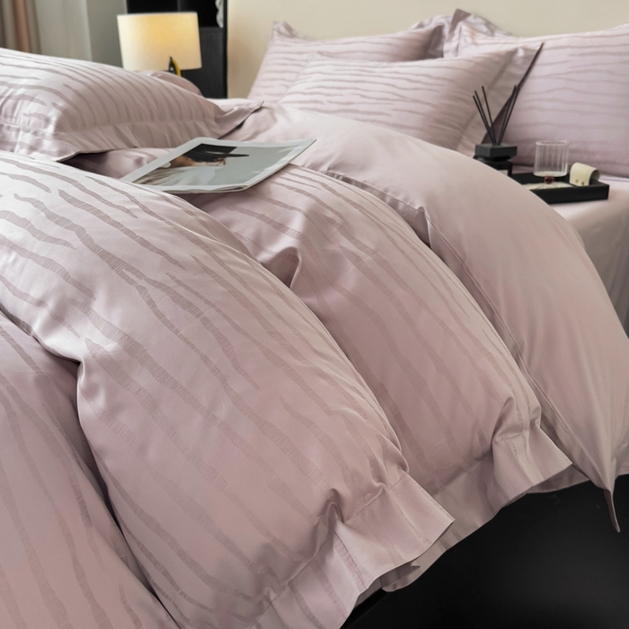 91家纺网 家纺一手货源 找家纺 金昱纺 2025新款50双股100支长绒棉贡缎提花高定四件套琉璃·藕粉