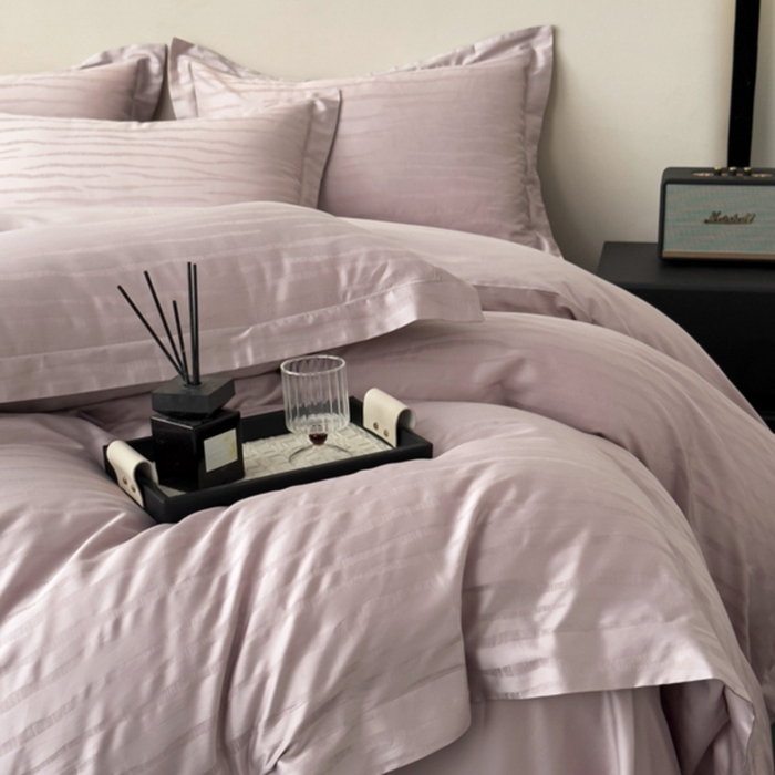 91家纺网 家纺一手货源 找家纺 金昱纺 2025新款50双股100支长绒棉贡缎提花高定四件套琉璃·藕粉