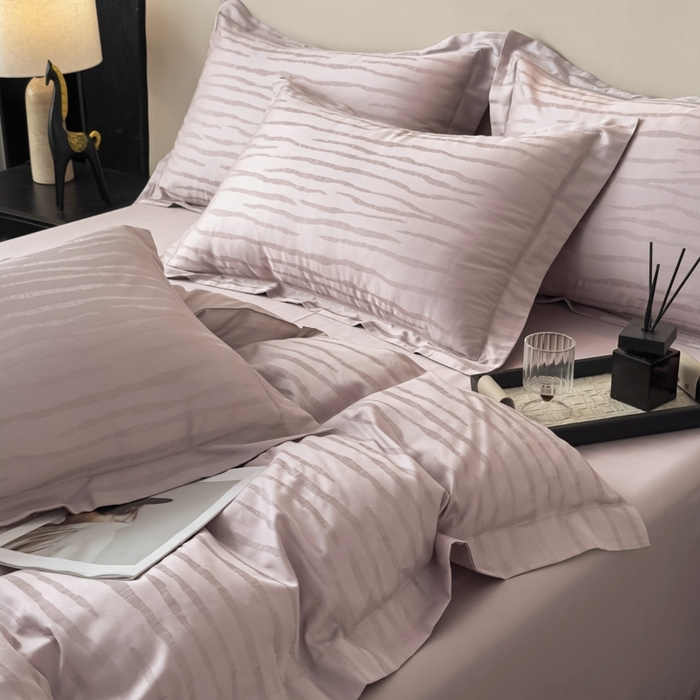 91家纺网 家纺一手货源 找家纺 金昱纺 2025新款50双股100支长绒棉贡缎提花高定四件套琉璃·藕粉