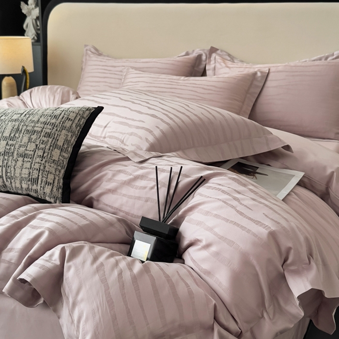 91家纺网 家纺一手货源 找家纺 金昱纺 2025新款50双股100支长绒棉贡缎提花高定四件套琉璃·藕粉