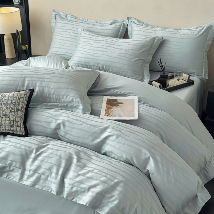 91家纺网 家纺一手货源 找家纺 金昱纺 2025新款50双股100支长绒棉贡缎提花高定四件套琉璃·青石兰