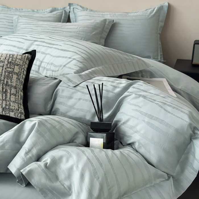 91家纺网 家纺一手货源 找家纺 金昱纺 2025新款50双股100支长绒棉贡缎提花高定四件套琉璃·青石兰