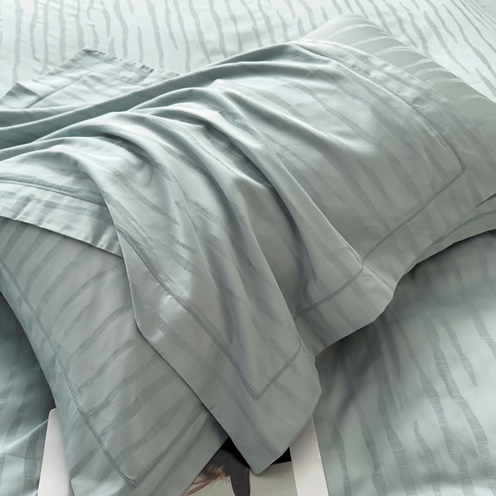 91家纺网 家纺一手货源 找家纺 金昱纺 2025新款50双股100支长绒棉贡缎提花高定四件套琉璃·青石兰