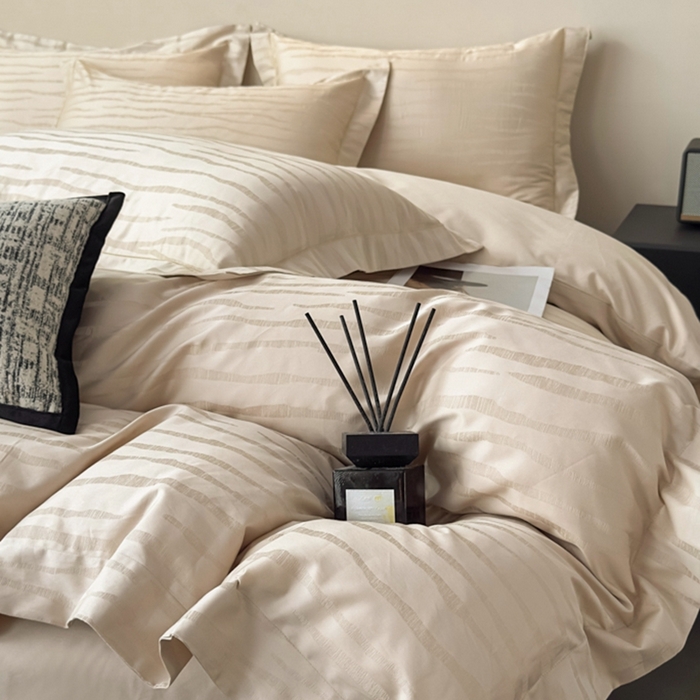 91家纺网 家纺一手货源 找家纺 金昱纺 2025新款50双股100支长绒棉贡缎提花高定四件套琉璃·香槟色