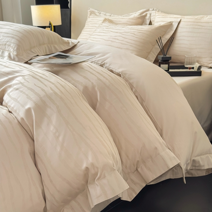 91家纺网 家纺一手货源 找家纺 金昱纺 2025新款50双股100支长绒棉贡缎提花高定四件套琉璃·香槟色