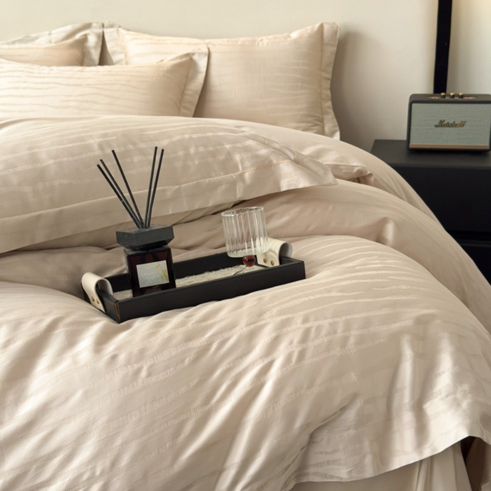 91家纺网 家纺一手货源 找家纺 金昱纺 2025新款50双股100支长绒棉贡缎提花高定四件套琉璃·香槟色