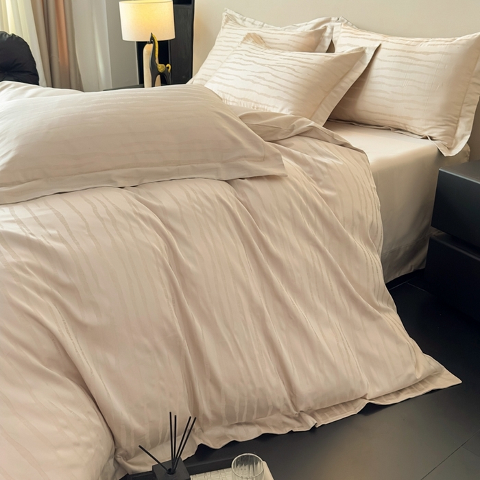 91家纺网 家纺一手货源 找家纺 金昱纺 2025新款50双股100支长绒棉贡缎提花高定四件套琉璃·香槟色