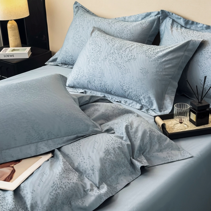 91家纺网 家纺一手货源 找家纺 金昱纺 2025新款50双股100支长绒棉贡缎提花高定四件套轻奢部落·极岩兰