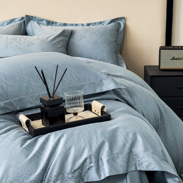 91家纺网 家纺一手货源 找家纺 金昱纺 2025新款50双股100支长绒棉贡缎提花高定四件套轻奢部落·极岩兰