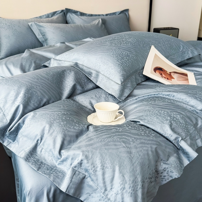 91家纺网 家纺一手货源 找家纺 金昱纺 2025新款50双股100支长绒棉贡缎提花高定四件套轻奢部落·极岩兰